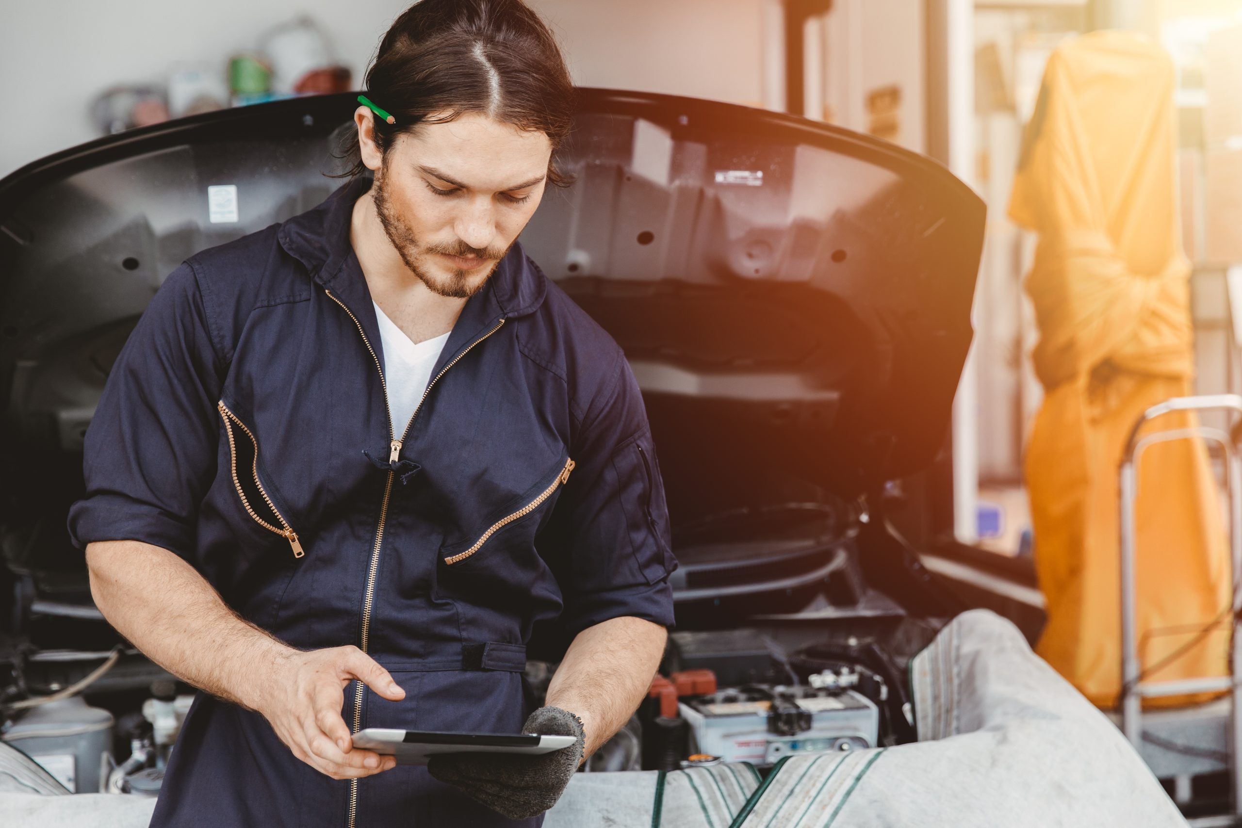 ECU Remapping - mechanic working on car